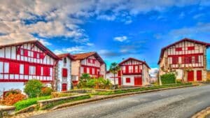 ce petit village français à la frontière espagnole a été élu plus beau du monde par le times
