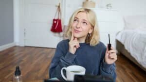 ce phénomène de peau « éteinte » après 35 ans causes économiques et solutions maison accessibles