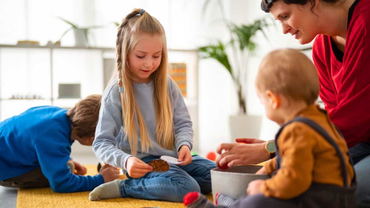 fini la méthode montessori ces mamans révoltées montent une association contre cette éducation qui divise, il faut que ça cesse