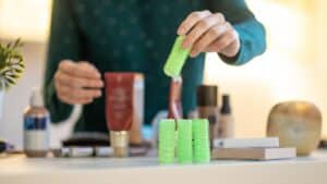les ingrédients interdits dans les cosmétiques en 2025 ce que cela change pour vos produits du quotidien