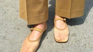 naked shoe cette tendance chaussure surprenante est la plus prisée de l'été en 2025