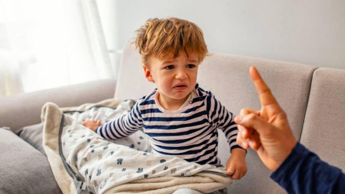j'ai élevé mon fils avec l'éducation positive et je déconseille vivement aux parents de faire la même erreur