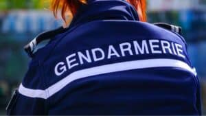 la gendarmerie alerte les automobilistes doivent regarder le sol avant de monter dans leur voiture