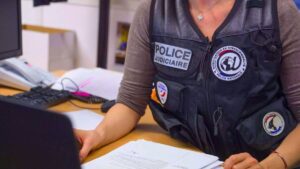 si votre telephone affiche cela il absolument verifier votre compte bancaire