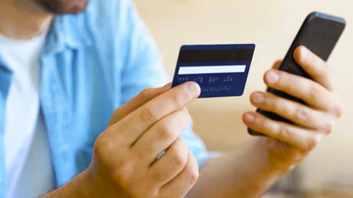 si votre telephone commence a faire cela verifiez vite votre compte bancaire (1)
