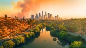 « une menace invisible » los angeles confrontée à un risque de contamination de l’eau après les incendies, alertent des experts