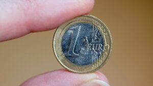 www.vonews.fr cette piece de monnaie vaut 700 fois sa valeur tout le monde la veut car elle vaut une vraie fortune cette piece de monnaie vaut 700 fois sa valeur tout le monde la veut car elle vaut un