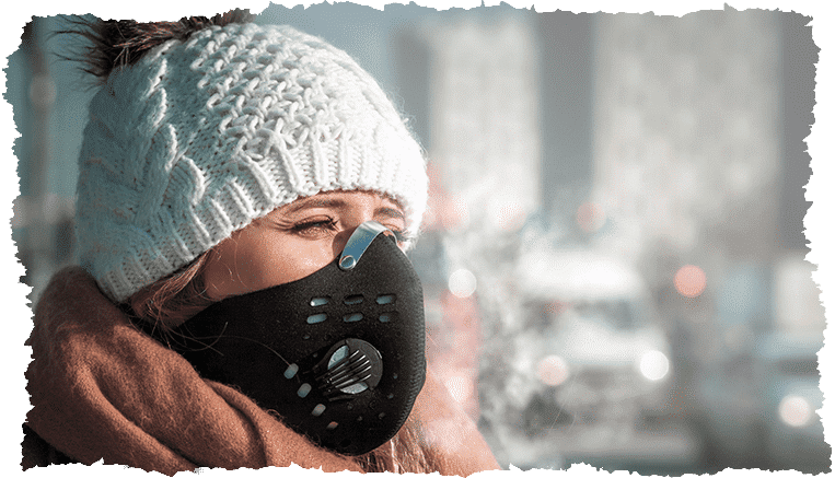 Femme masque pollution peau