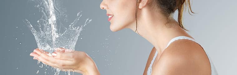 femme profil eau hydratation peau