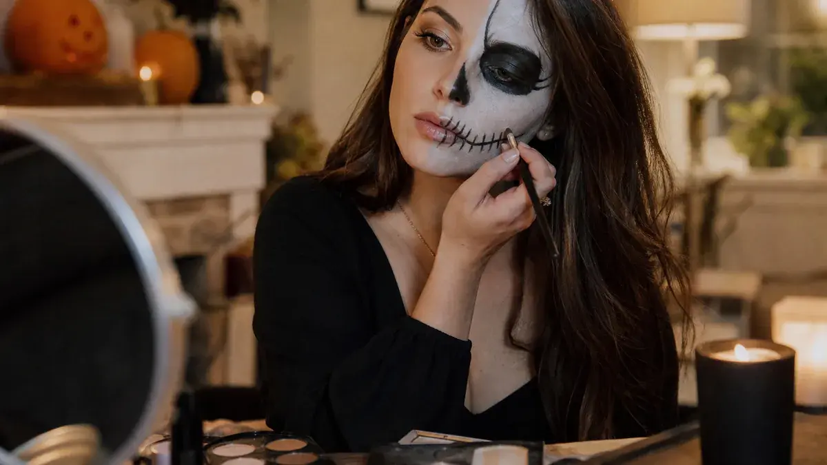 Maquillage Halloween simple pour femme : 10 idées faciles avec tutoriels